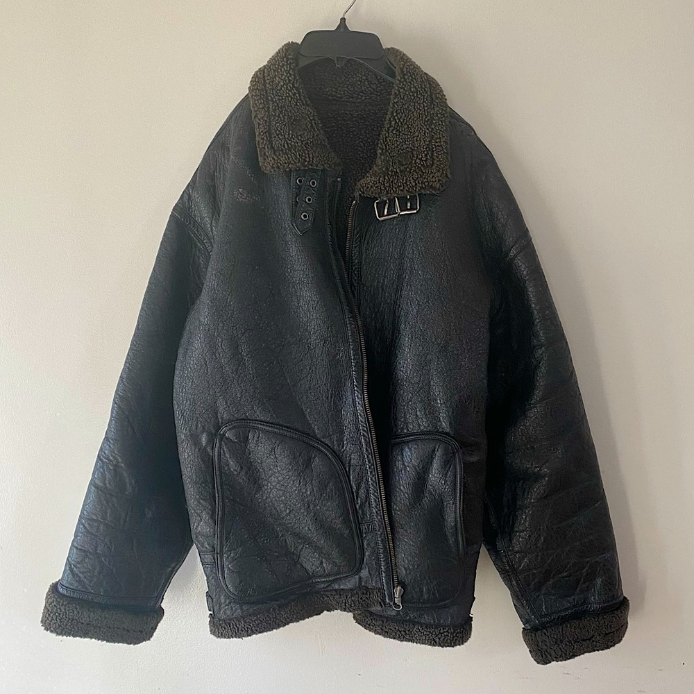 Leather faux sherling vintage 90’s winter jacket size Large